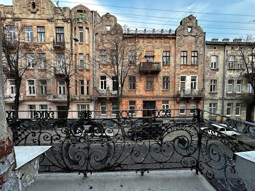 квартира за адресою Шептицьких вул., 24