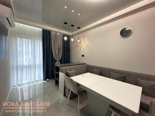 квартира за адресою Михайла Максимовича вул. (Онуфрія Трутенка), 28-Е