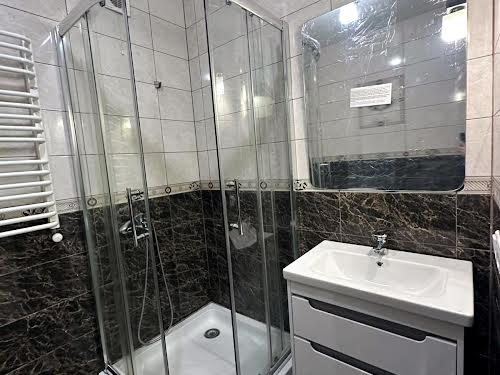 квартира за адресою Хотинська вул., 12