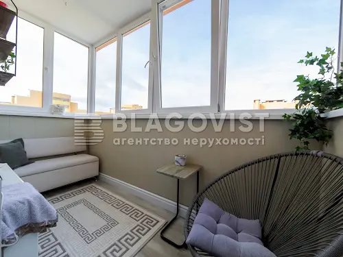 квартира за адресою Сім'ї Кульженків вул. (Петра Дегтяренка), 31-А