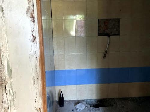 комерційна за адресою Молодіжна вул., 7