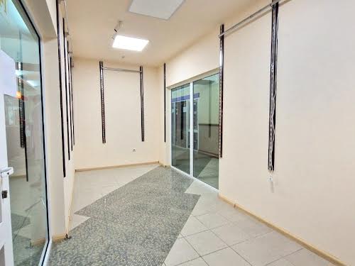 коммерческая по адресу Кардинала Любомира Гузара ул., 34а