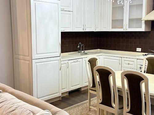 квартира за адресою Тролейбусна вул., 32