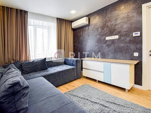 квартира за адресою Крушельницької вул., 35