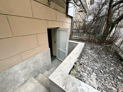 коммерческая по адресу героїв упа, 22