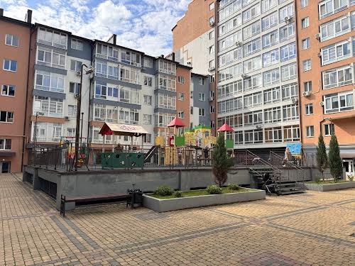 квартира за адресою Андрія Мельника вул., 10