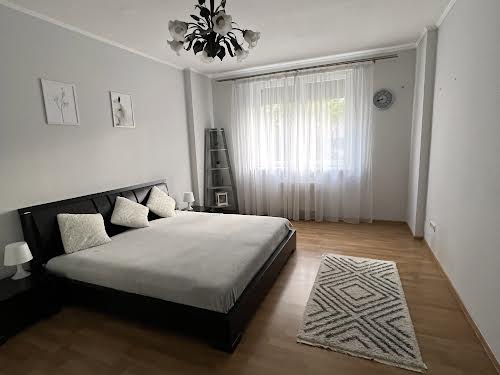 квартира за адресою Раїси Окіпної вул., 4