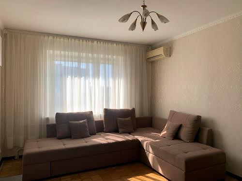 квартира за адресою Автозаводська вул., 81