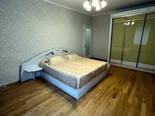 квартира за адресою Юліана Захарієвича вул., 2