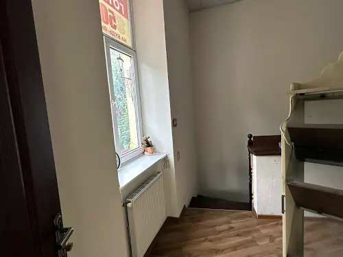 комерційна за адресою Різні пл., 4