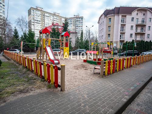 квартира за адресою Академіка Єфремова вул. (Уборевича командарма), 8а