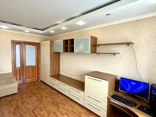квартира за адресою Верховинна вул., 35
