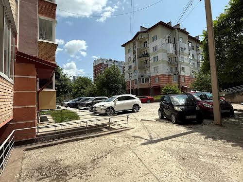 квартира за адресою Винники, Івасюка вул., 42
