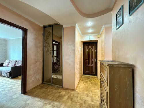 квартира за адресою Івасюка вул., 21