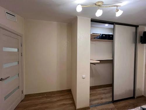квартира за адресою Лісова вул., 42