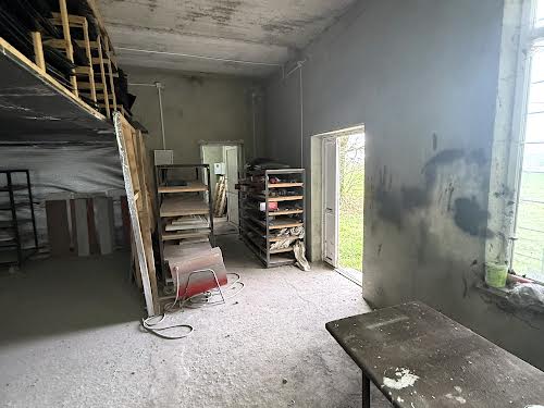 комерційна за адресою Комарно, Діброва, 27А