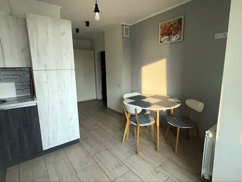 квартира за адресою Ревуцького вул., 21