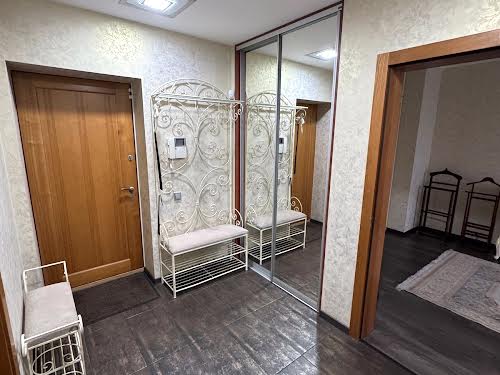 квартира за адресою Микільсько-Слобідська вул., 4-Д
