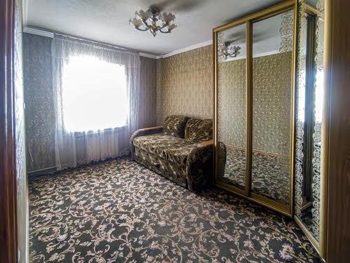 квартира за адресою Червоної калини, 65