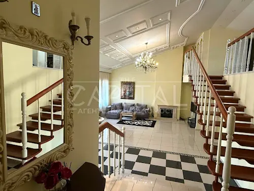 квартира за адресою Панаса Мирного вул., 8