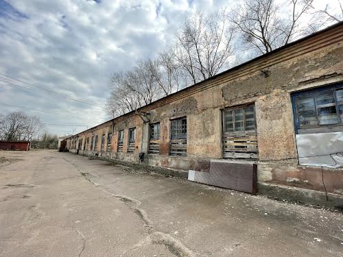 комерційна за адресою Любецька вул., 180