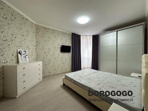 квартира за адресою Академіка Амосова вул., 63