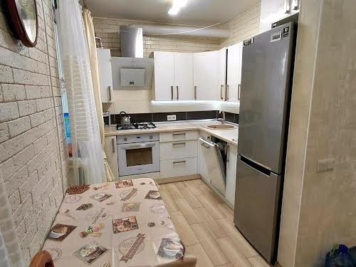 квартира за адресою Космонавтів вул., 18
