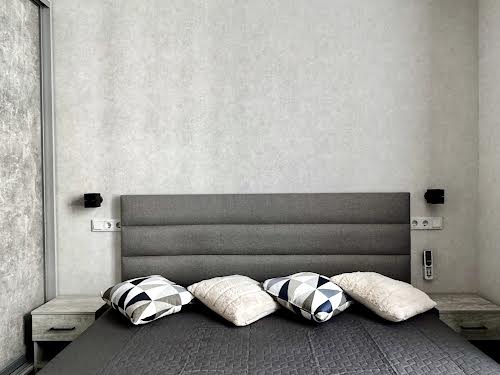квартира за адресою Салютна вул., 2к7