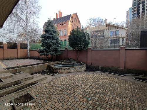 будинок за адресою Горіхова вул.