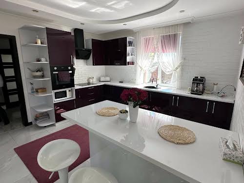 будинок за адресою с. Біла Криниця, 24 Серпня, 11