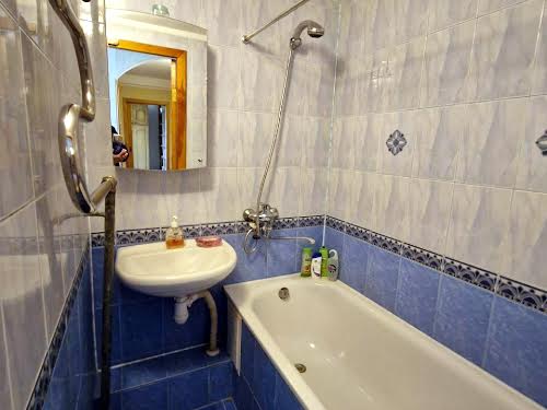 квартира за адресою Академіка Булаховського вул., 30а