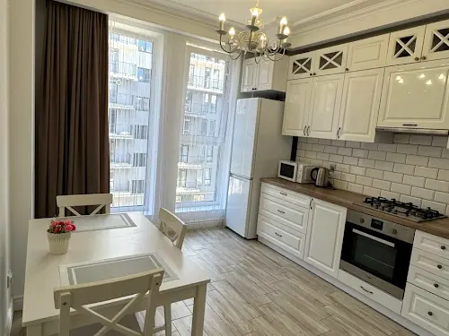 квартира за адресою Залізнична вул., 7б
