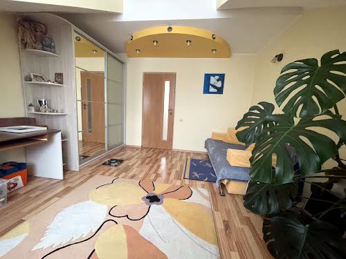 квартира за адресою Коновальця вул., 3
