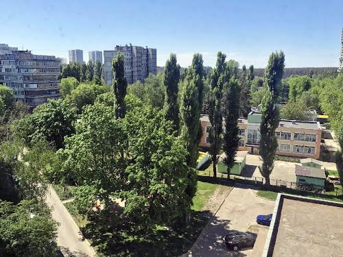 квартира за адресою Академіка Булаховського вул., 30а