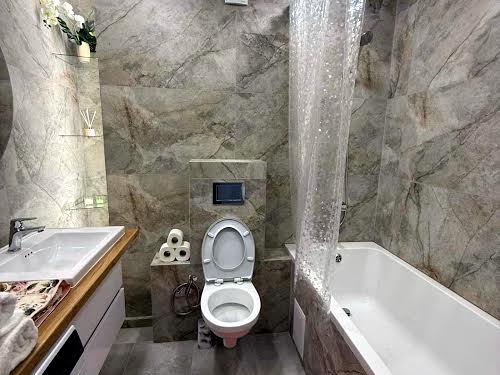 квартира за адресою Залізнична вул., 7