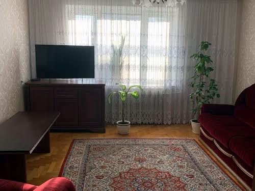 квартира за адресою Злуки, 15