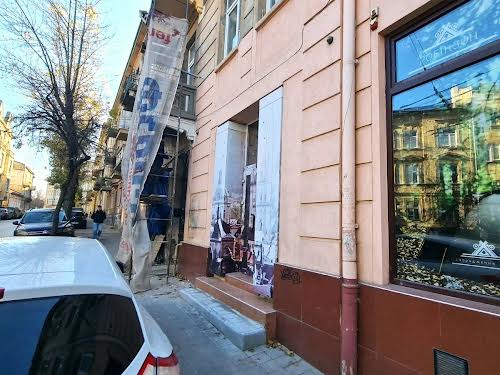 коммерческая по адресу Шептицких ул., 15