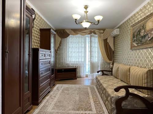 квартира за адресою Довженка вул., 5
