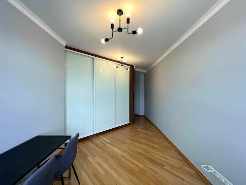 квартира за адресою Шота Руставелі вул., 27а