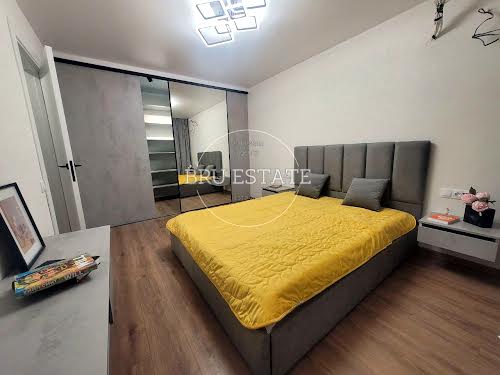 квартира за адресою Андрія Малишка вул., 3