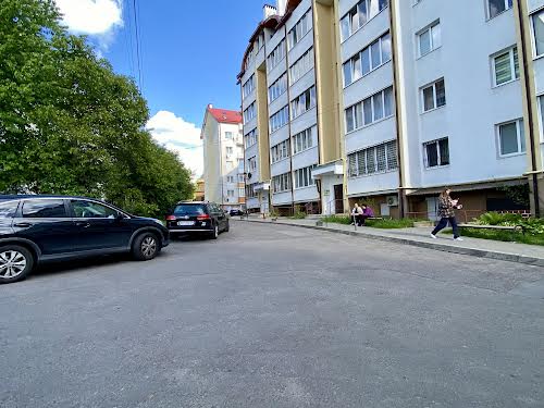 квартира за адресою Джона Ленона вул., 37