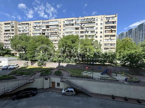 квартира по адресу Голосеевский просп. (40-летия Октября), 68