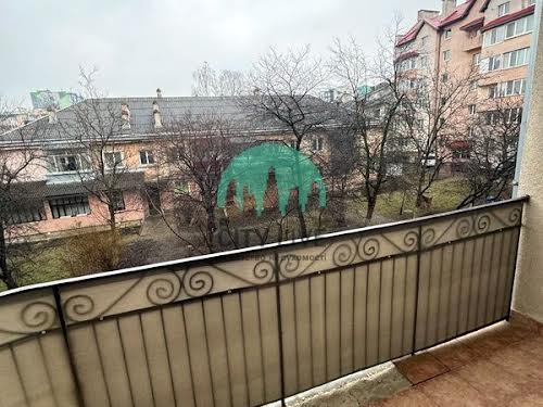 квартира за адресою Карпатської Січі вул., 8