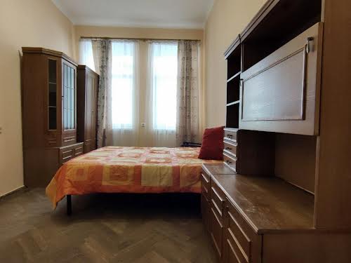 квартира за адресою Шептицьких вул., 19