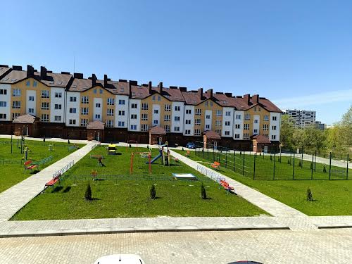 квартира за адресою Героїв Крут вул., 8