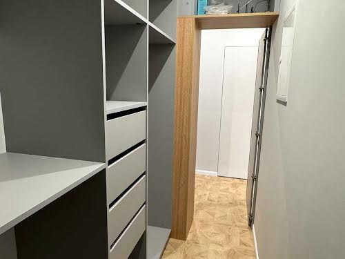 квартира за адресою Домбровського вул., 75