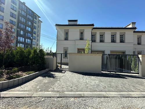 будинок за адресою Андрія Сахарова вул.