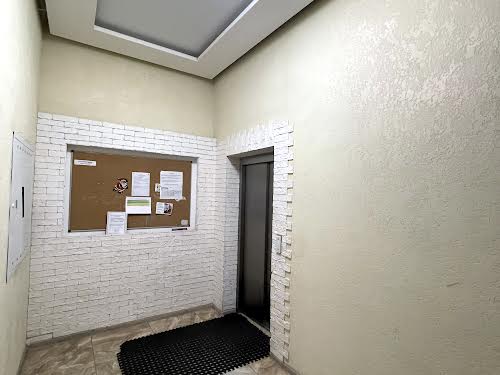 квартира за адресою Академіка Писаржевського вул., 8