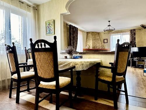 будинок за адресою Вишнева