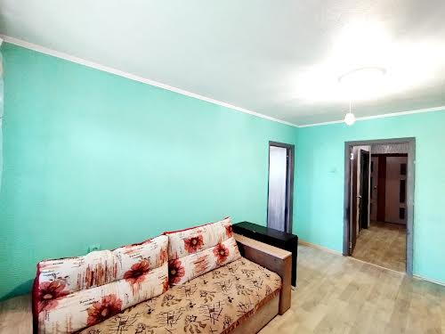 квартира за адресою Бажана, 16